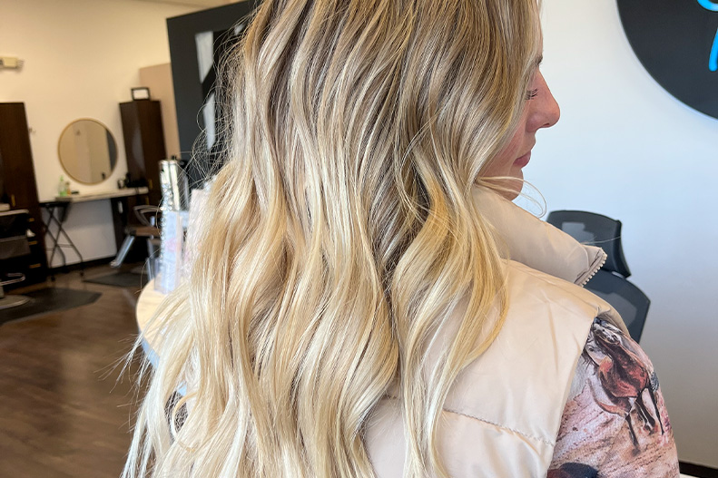Inclusive coloration with blonding